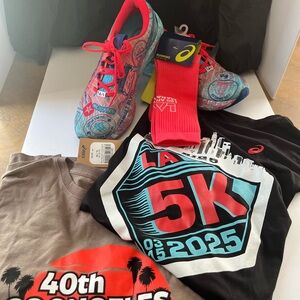 Los Angeles Marathon Graphic pack shoes jacket socks and two tee shirts
